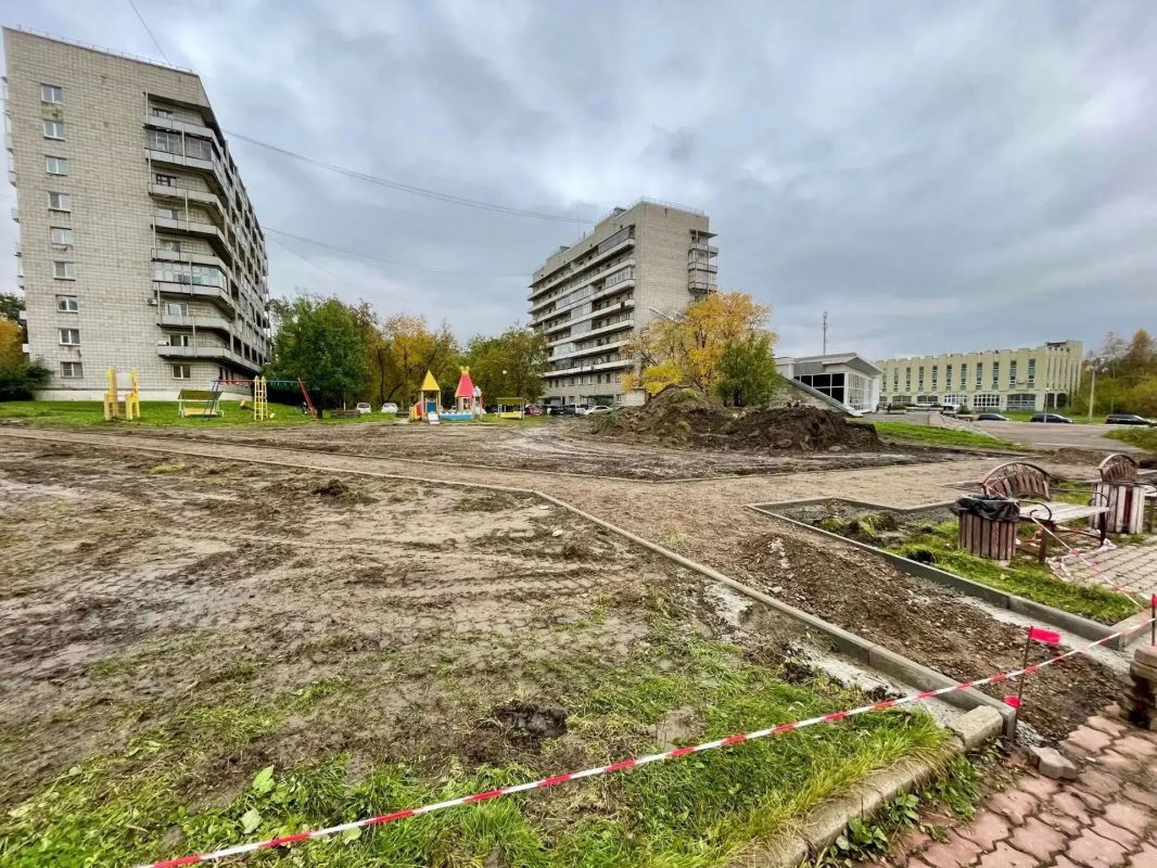 В Железногорске начали благоустройство площади Королёва у детского городка В Железногорске начали благоустройство площади Королёва у детского городка