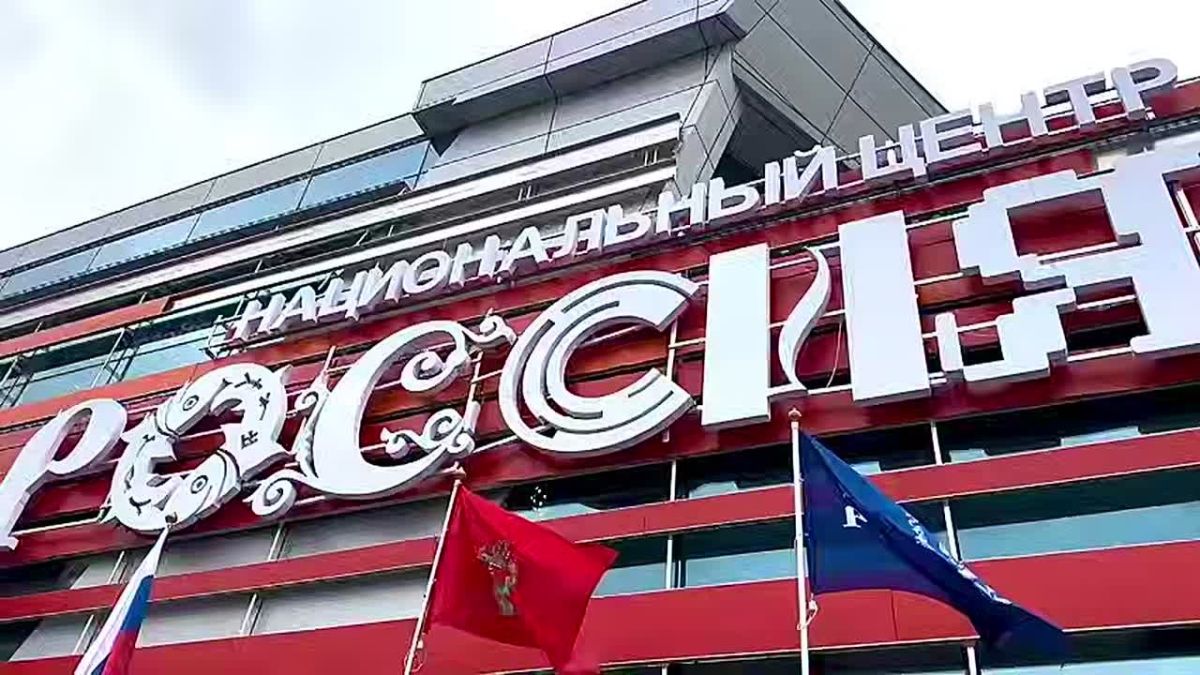 От мультфильмов в VR до записей голосов мошенников: полицейские из Красноярского края развернули экспозицию в Национальном центре «Россия»