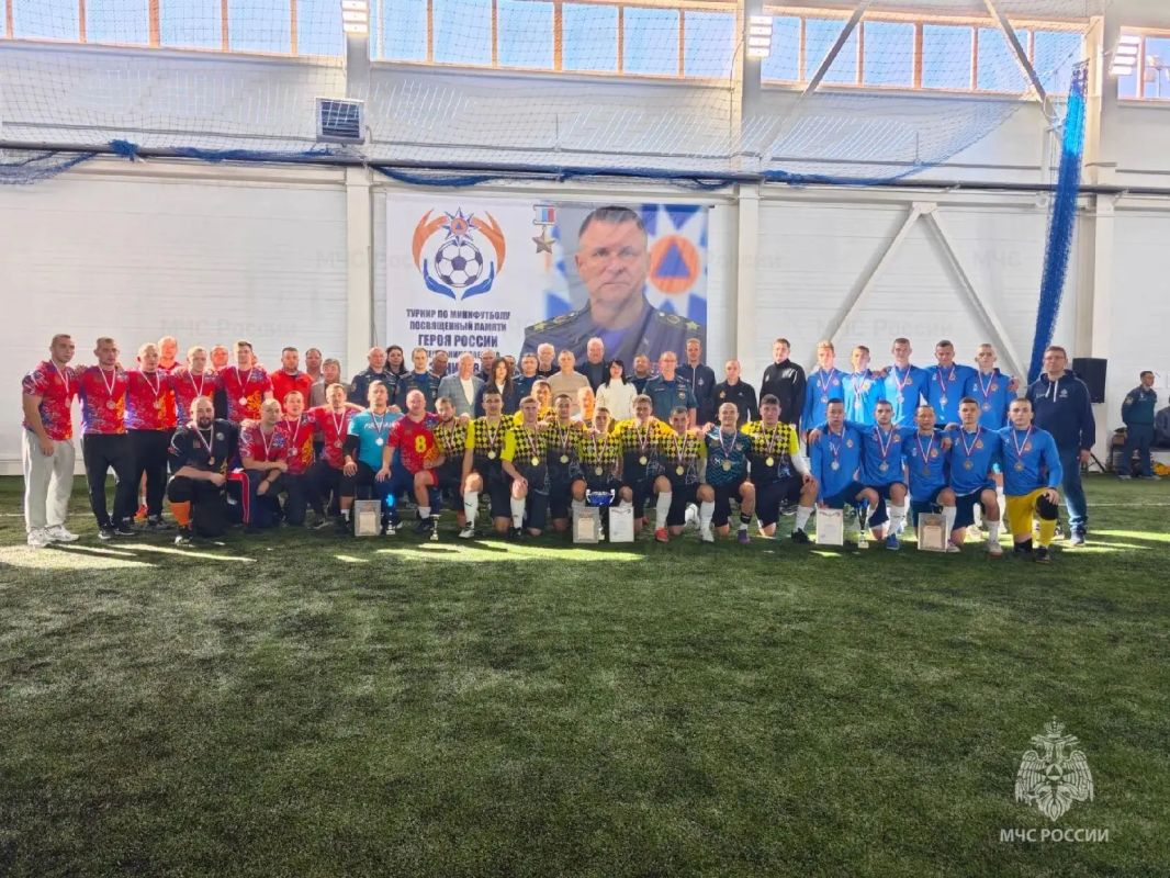 В Красноярске завершился открытый турниру по мини-футболу, посвященный памяти Героя России Евгения Зиничева