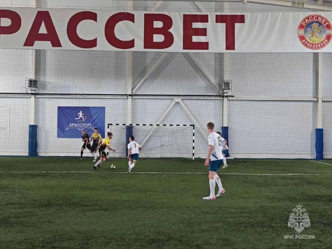 В Красноярске завершился открытый турниру по мини-футболу, посвященный памяти Героя России Евгения Зиничева В Красноярске завершился открытый турниру по мини-футболу, посвященный памяти Героя России Евгения Зиничева