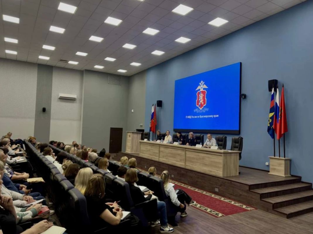 В Управлении по вопросам миграции краевой полиции состоялось рабочее совещание с работодателями, привлекающими иностранную рабочую силу на территории края