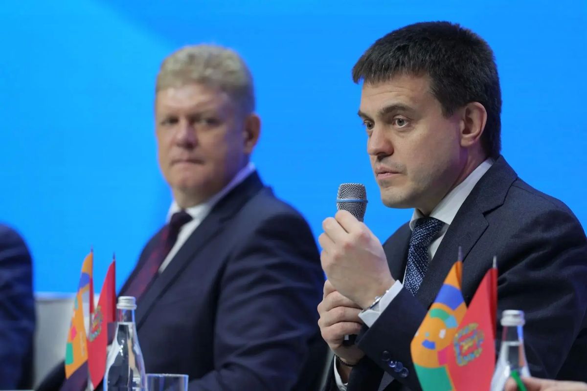Михаил Котюков представил краевые практики финансового просвещения на форуме «Финансовая культура будущего»
