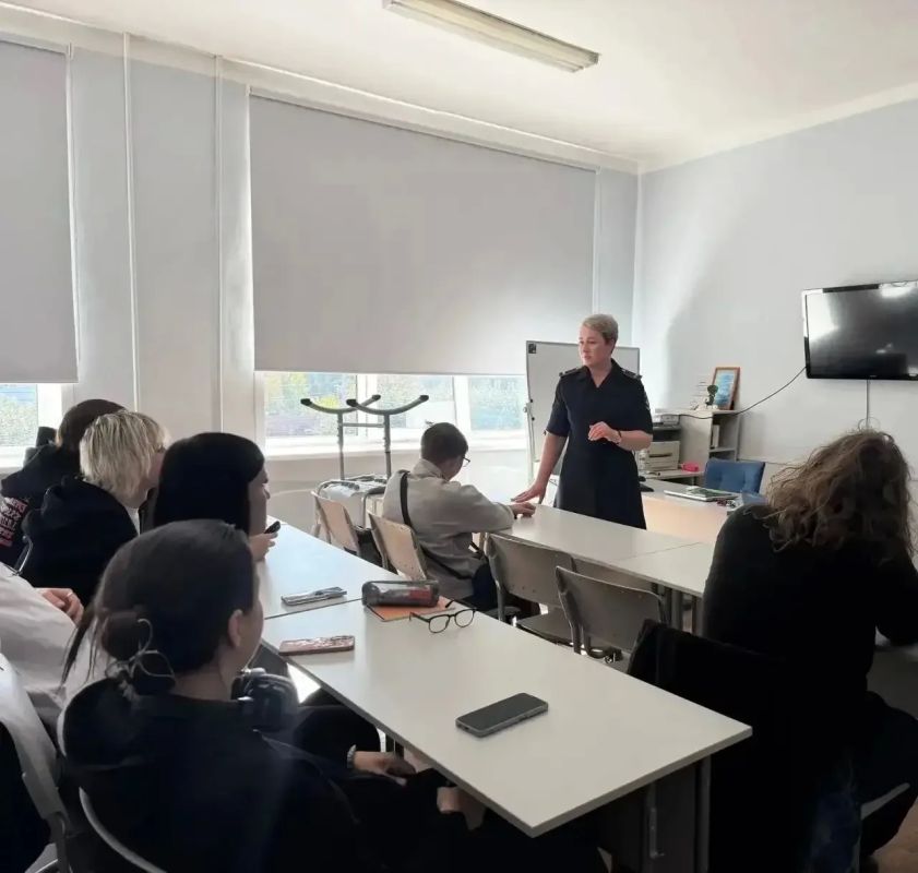 Полиция и молодёжь: профориентация и безопасность Полиция и молодёжь: профориентация и безопасность