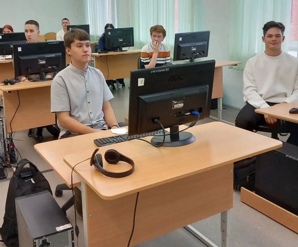 Цифровые проектировщики: как прошёл сетевой урок в Решотинской Первой школе Цифровые проектировщики: как прошёл сетевой урок в Решотинской Первой школе