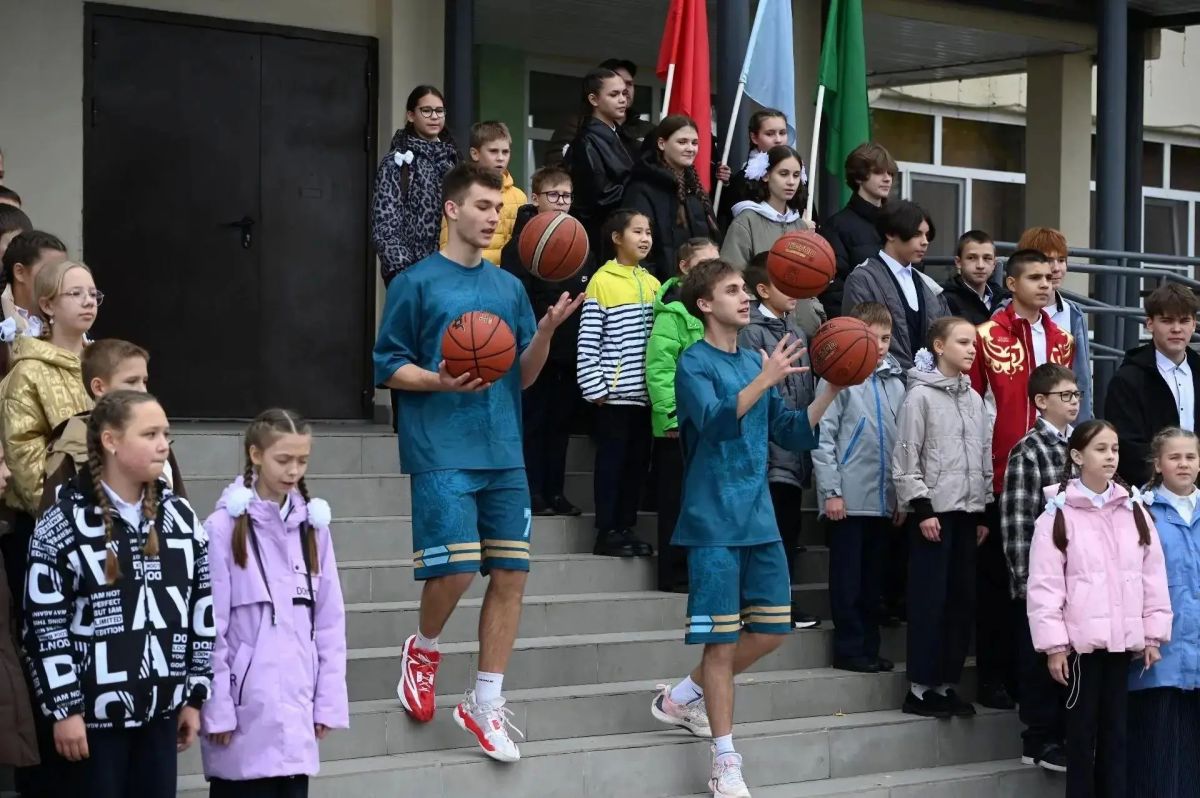 В школе №2 Енисейска открылась спортивная площадка «Площадка чемпионов» В школе №2 Енисейска открылась спортивная площадка «Площадка чемпионов»