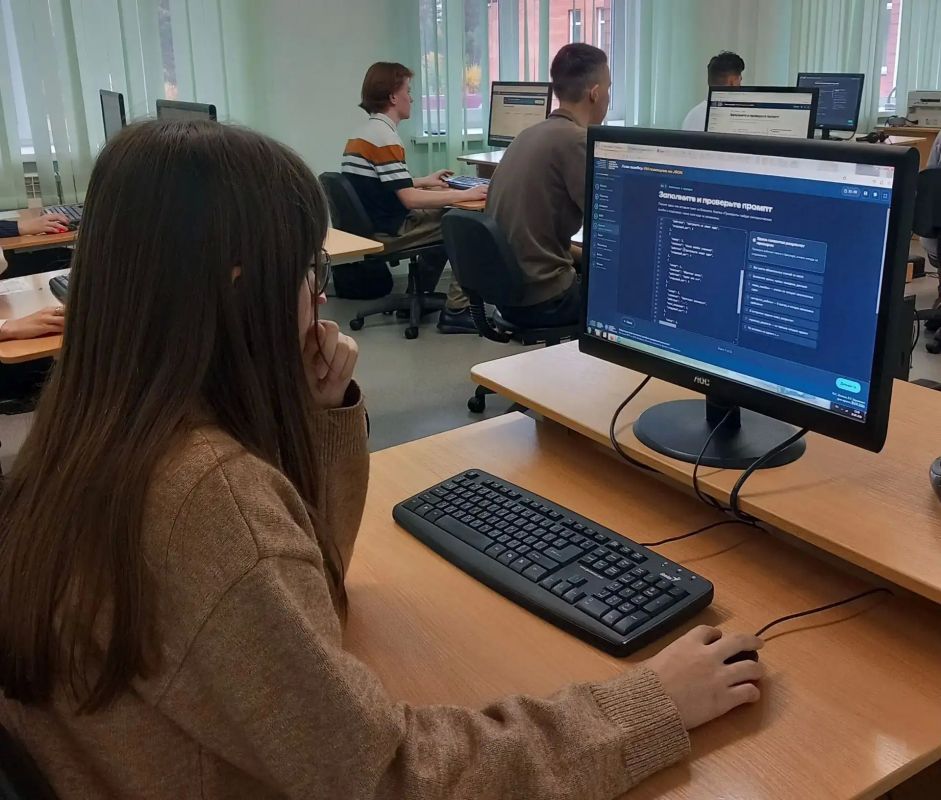 Цифровые проектировщики: как прошёл сетевой урок в Решотинской Первой школе Цифровые проектировщики: как прошёл сетевой урок в Решотинской Первой школе