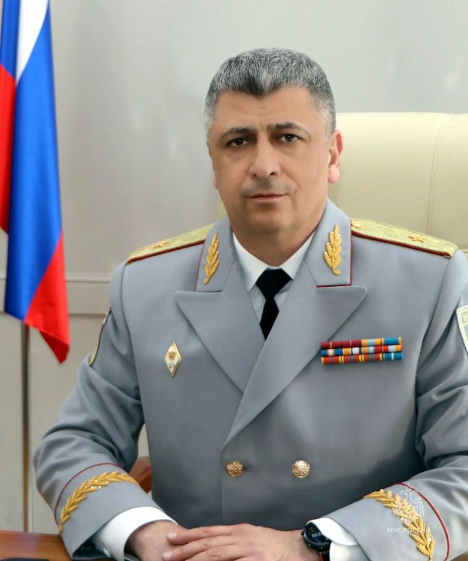 Поздравление начальника Главного управления Апреля Агакишиева с Днем гражданской обороны Российской Федерации