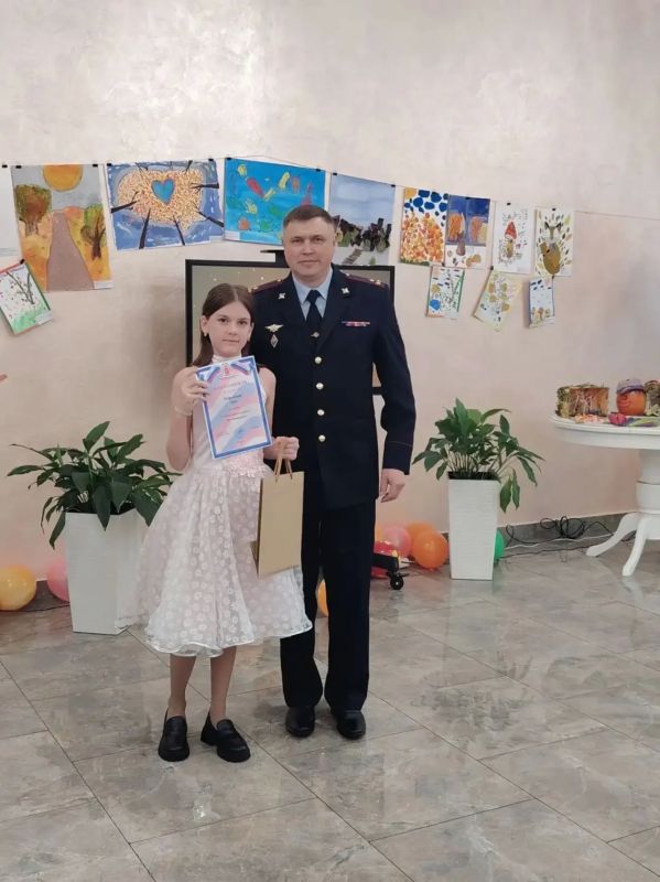 В Емельяновском детском доме наградили участников конкурса рисунков «Нет терроризму» В Емельяновском детском доме наградили участников конкурса рисунков «Нет терроризму»