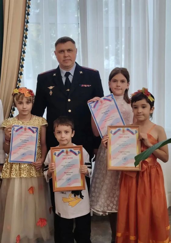 В Емельяновском детском доме наградили участников конкурса рисунков «Нет терроризму»