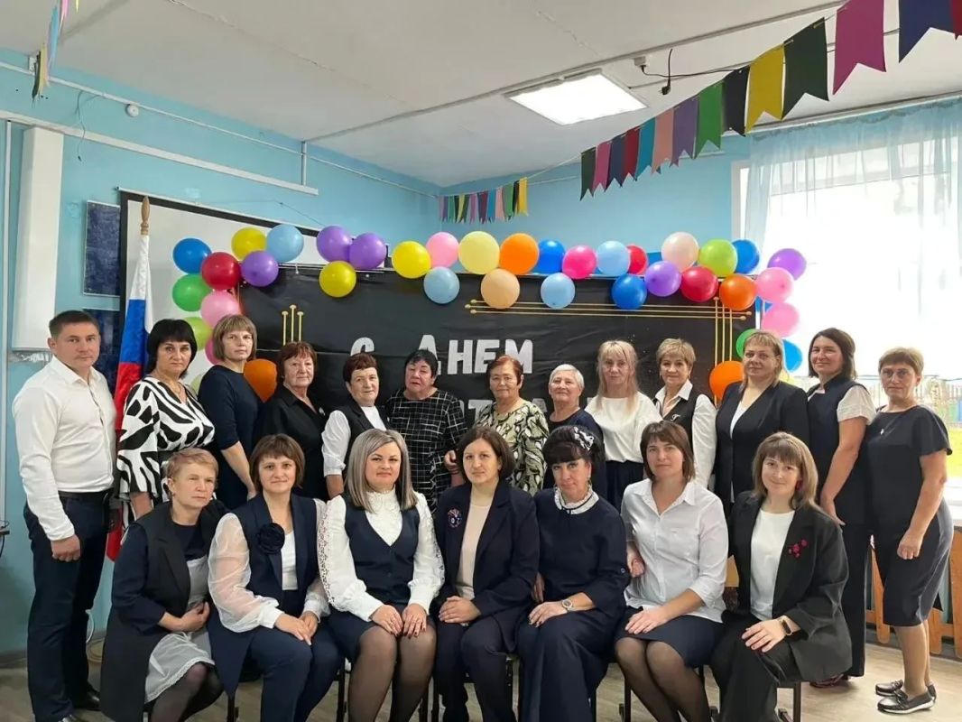 Уважаемые коллеги, дорогие педагоги, ветераны педагогического труда! Уважаемые коллеги, дорогие педагоги, ветераны педагогического труда!