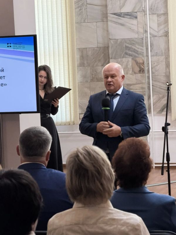 Поздравляем с началом нового учебного года краевого народного университета «Активное долголетие»! Поздравляем с началом нового учебного года краевого народного университета «Активное долголетие»!