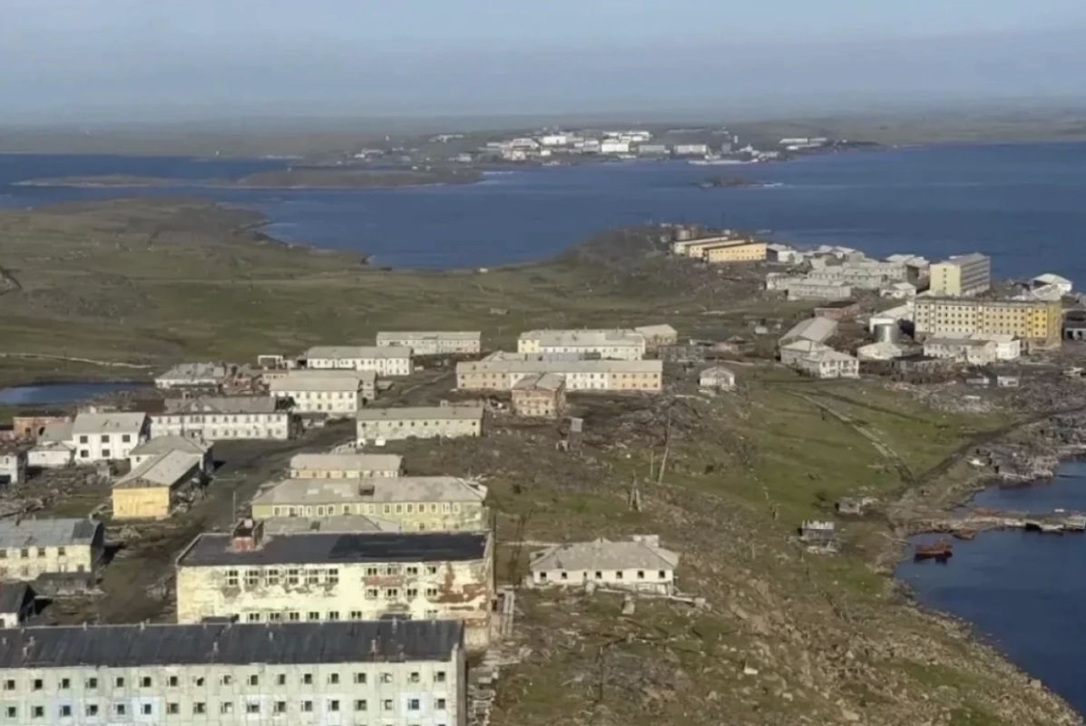 Более 30 школьников не могут вернуться из Диксона из-за непогоды