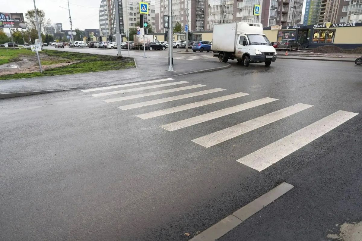 На Подзолкова заработал светофор на перекрёстке с проездом со стороны Преображенского На Подзолкова заработал светофор на перекрёстке с проездом со стороны Преображенского