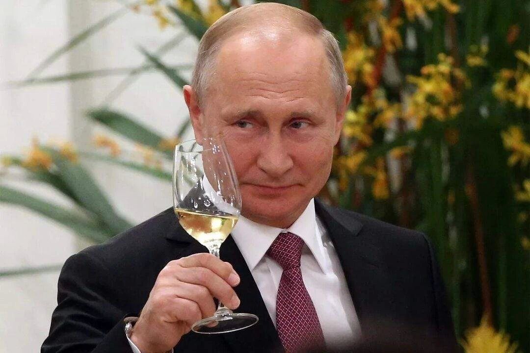 Владимиру Путину сегодня исполняется 74 года