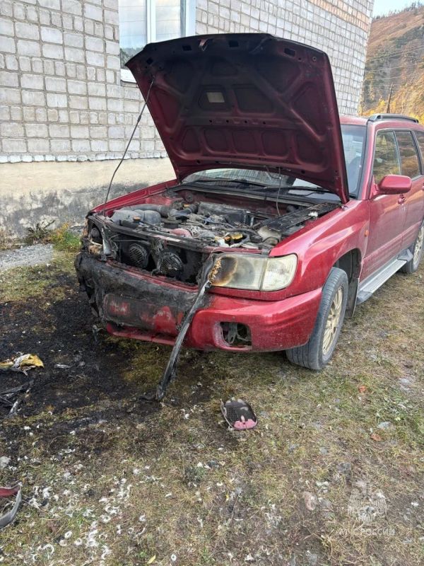 Житель Хакасии выбросил в окно горящий матрац и сжёг автомобиль