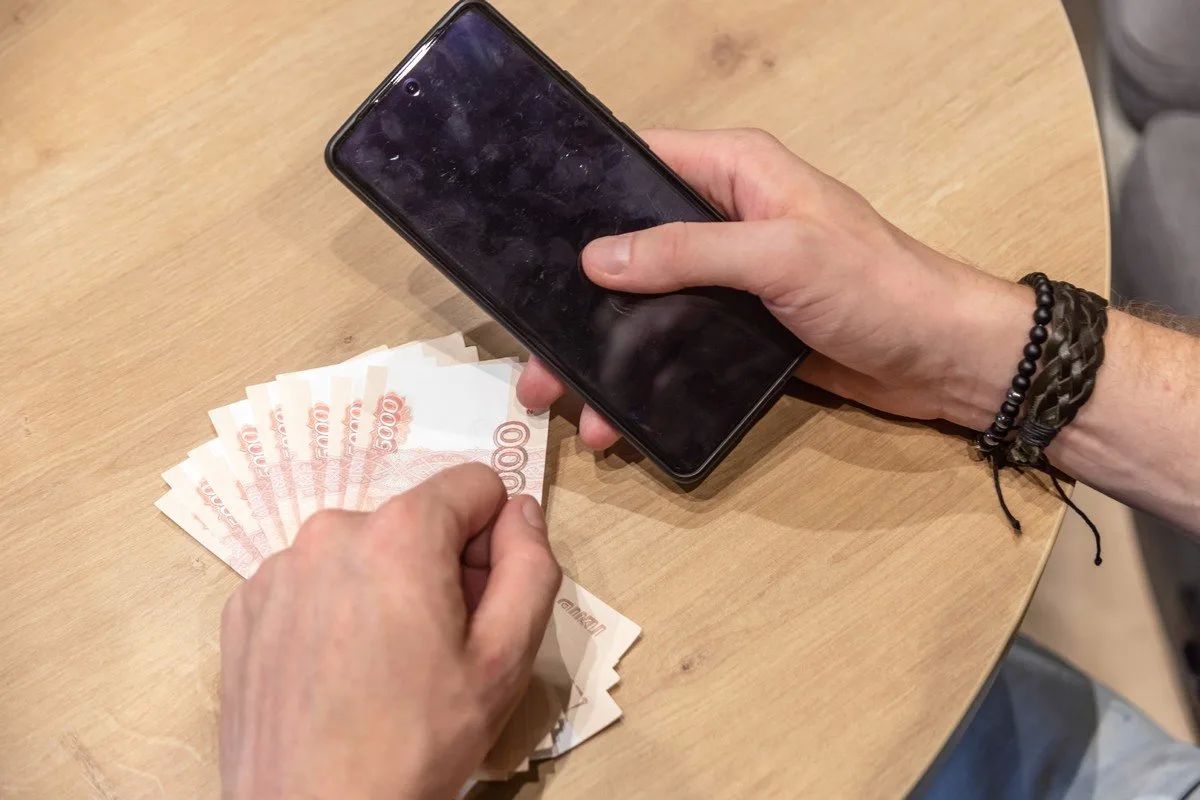 Звонок от аферистов поступил жительнице Сосновоборска год назад