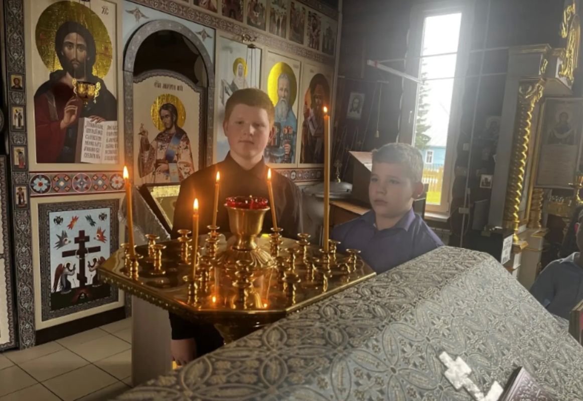 Добрые дела в Нижней Пойме: волонтеры навели порядок у храма Добрые дела в Нижней Пойме: волонтеры навели порядок у храма