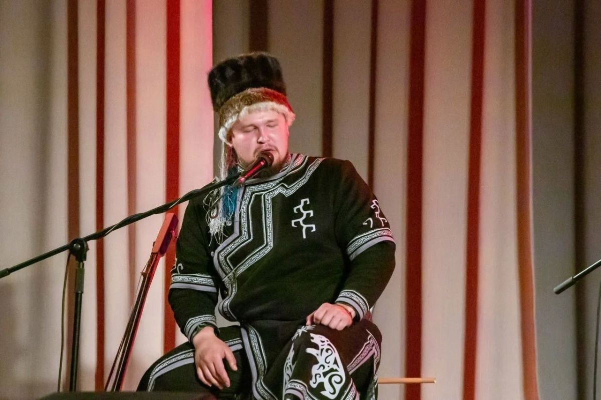Ансамбль горлового пения «Бай-Терек» стал специальным гостем Всероссийского фестиваля мужских хоров Ансамбль горлового пения «Бай-Терек» стал специальным гостем Всероссийского фестиваля мужских хоров