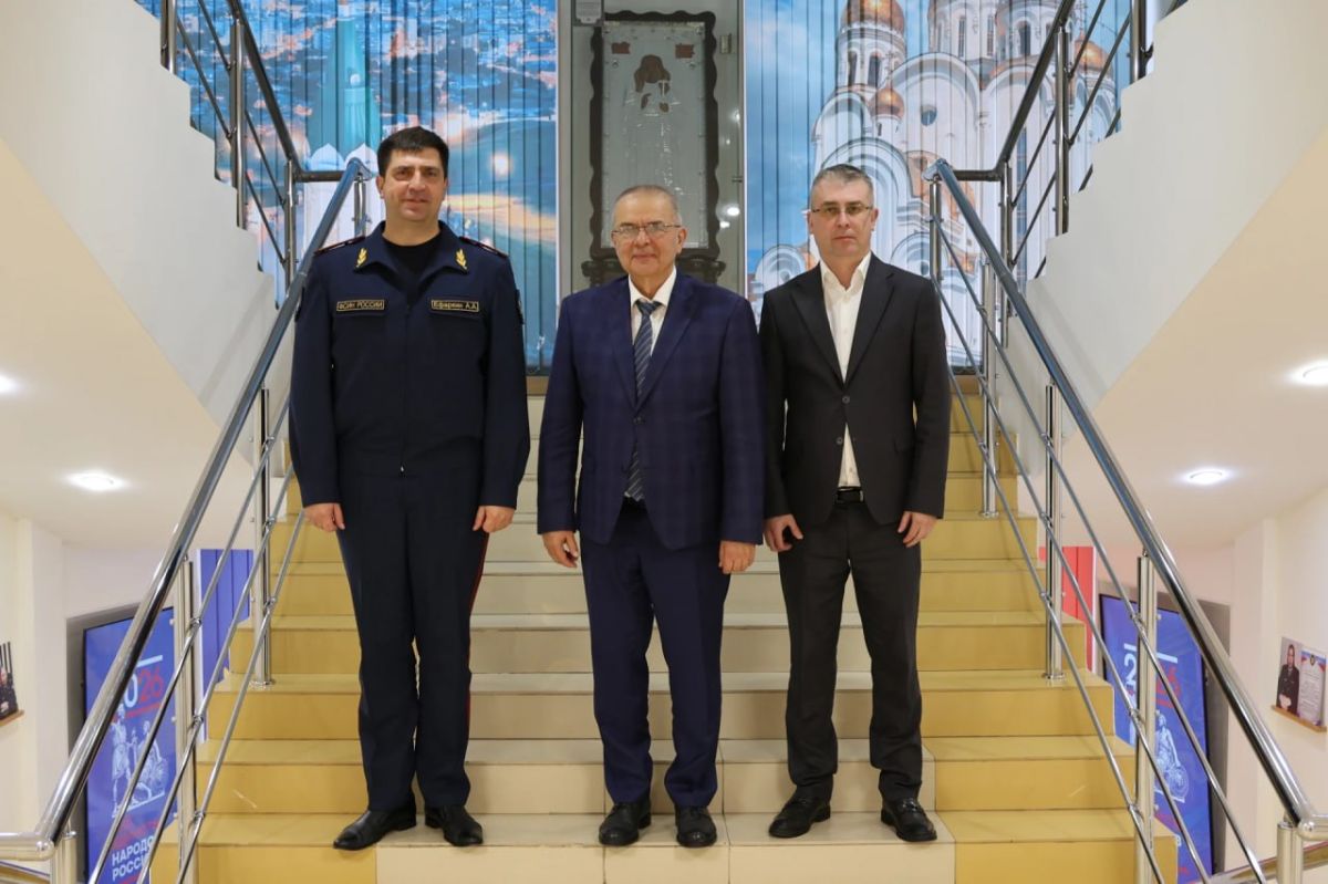 В ГУФСИН состоялась рабочая встреча начальника пенитенциарного ведомства Антона Ефаркина с депутатом Государственной думы Андреем Грачевым и депутатом Красноярского городского совета Иваном Головкиным