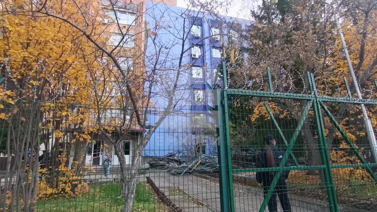 Кадры с места трагедии на Свободном, где погиб рабочий