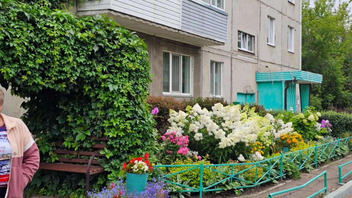 Колоссальная работа. Нина Константиновна из Октябрьского района своими руками сделала произведение искусства Колоссальная работа. Нина Константиновна из Октябрьского района своими руками сделала произведение искусства