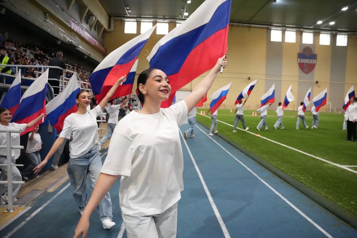 544 юных спортсменов на одном поле: в Красноярске завершился Кубок прокурора края по мини-лапте
