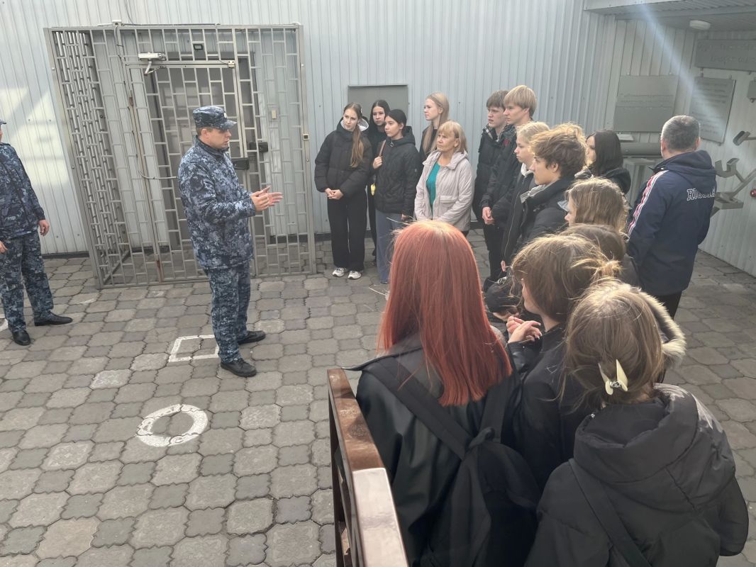 В гостях у сотрудников ИК-27 побывали ученики профильного класса ГУФСИН красноярской средней школы №98