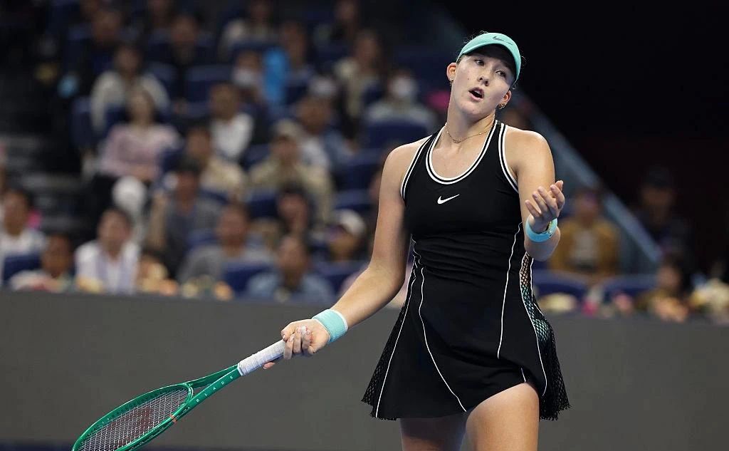 В финальном матче турнира WTA 1000 в Пекине уроженка Красноярска Мирра Андреева уступила китаянке Чжэн Циньвэнь В финальном матче турнира WTA 1000 в Пекине уроженка Красноярска Мирра Андреева уступила китаянке Чжэн Циньвэнь