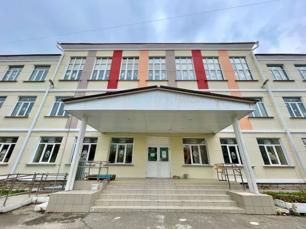 В Железногорске продолжается капремонт школы №98 с опережением графика