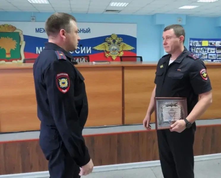 В Отделе МВД России «Канский» прошло торжественное чествование сразу нескольких служб В Отделе МВД России «Канский» прошло торжественное чествование сразу нескольких служб