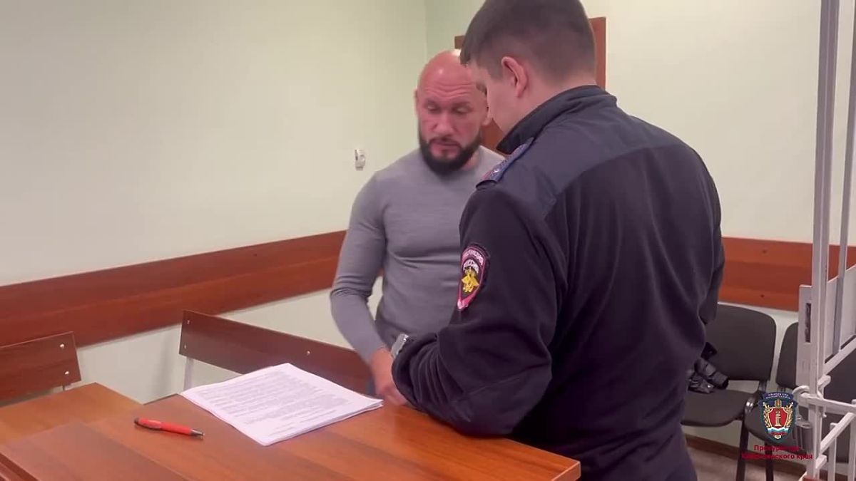 ПРИГОВОР РУКОВОДИТЕЛЮ «ФИНСТРИТА» - ТРИ ГОДА КОЛОНИЙ