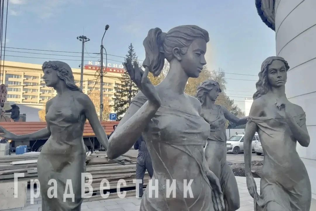 Енисей и его красавицы-притоки вернулись на Театральную площадь Енисей и его красавицы-притоки вернулись на Театральную площадь