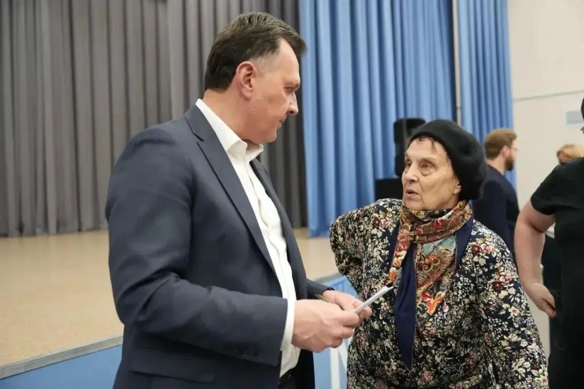 Глава Красноярска Сергей Верещагин начал осеннюю серию встреч с жителями Глава Красноярска Сергей Верещагин начал осеннюю серию встреч с жителями