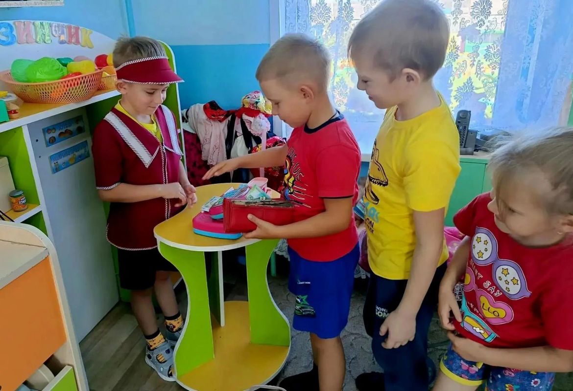 «Наш край — единая семья»: в Каратузском округе прошло «Путешествие в страну Финансов» «Наш край — единая семья»: в Каратузском округе прошло «Путешествие в страну Финансов»