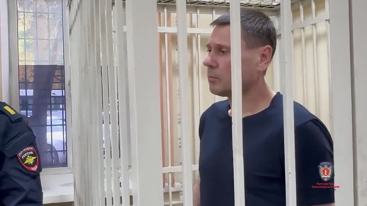 Экс-начальника ГАИ Красноярского края осудили на 10 лет колонии за взяточничество