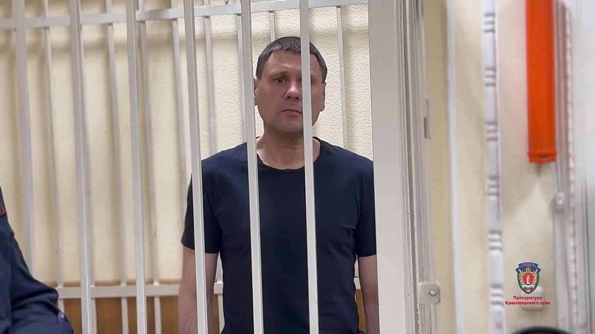 Бывший начальник краевой Госавтоинспекции Андрей Сиротинин получил 10 лет колонии за торговлю автомобильными номерами