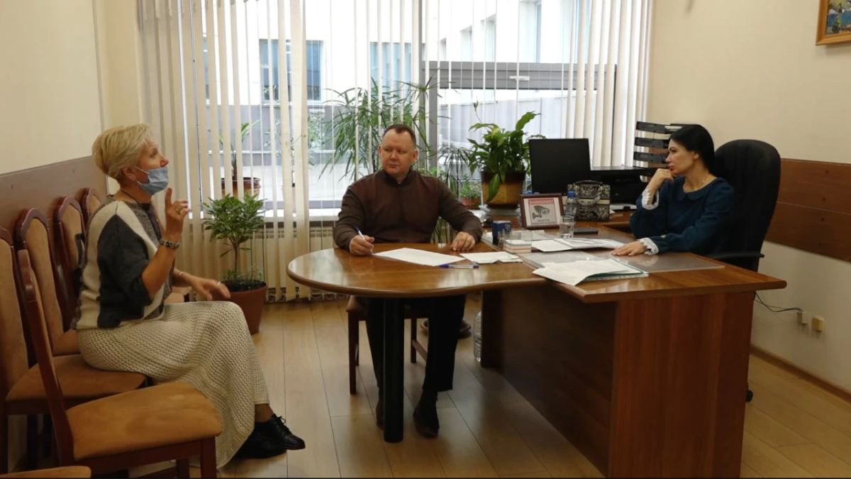 Пятьдесят человек записались на приём: 19 октября депутат снова за работой