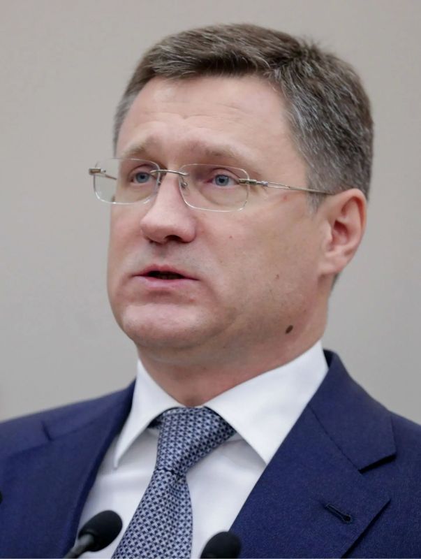 Первый танкер с нефтью "Восток Ойл" отправили из порта Диксон — вице Премьер Новак