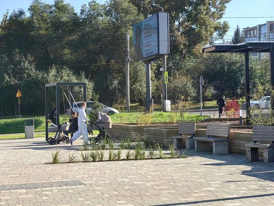 На Высотной благоустроили площадь у Культурного центра На Высотной благоустроили площадь у Культурного центра