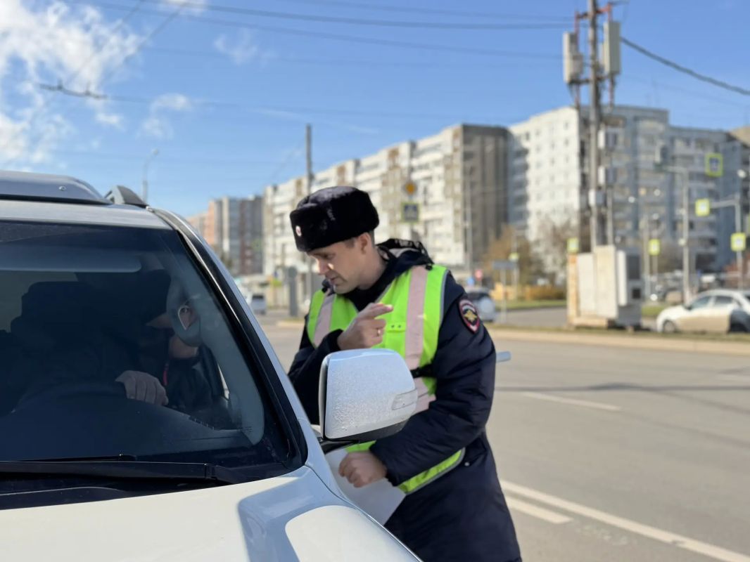 Сотрудники Госавтоинспекции Красноярска провели рейд «Пешеходный переход» в Советском районе, где накануне в дорожной трагедии погибла женщина