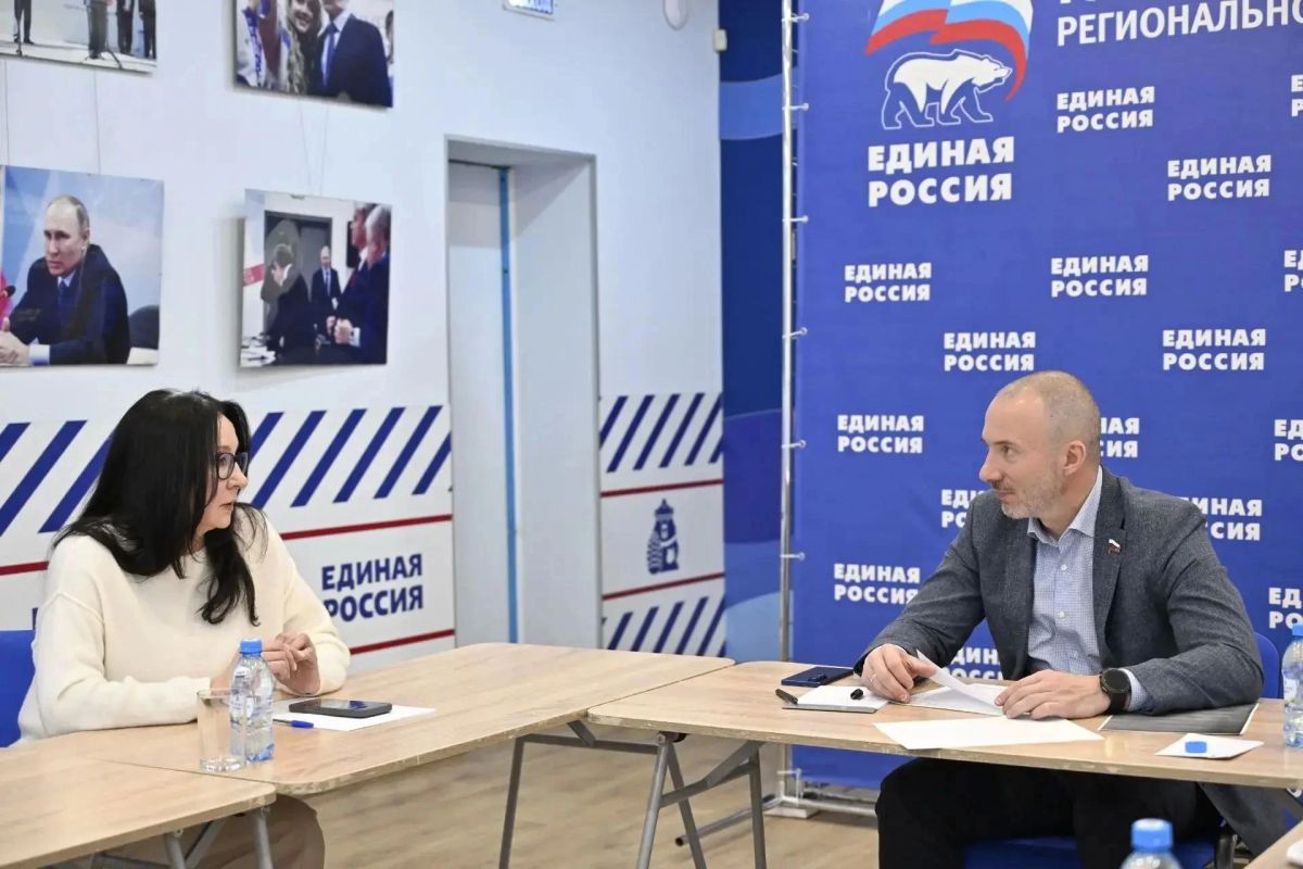 Сенатор Сергей Пономаренко провел первый личный прием жителей края