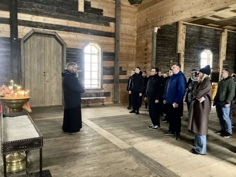 Духовность на службе: сотрудники красноярского полка ДПС посетили храмы Духовность на службе: сотрудники красноярского полка ДПС посетили храмы