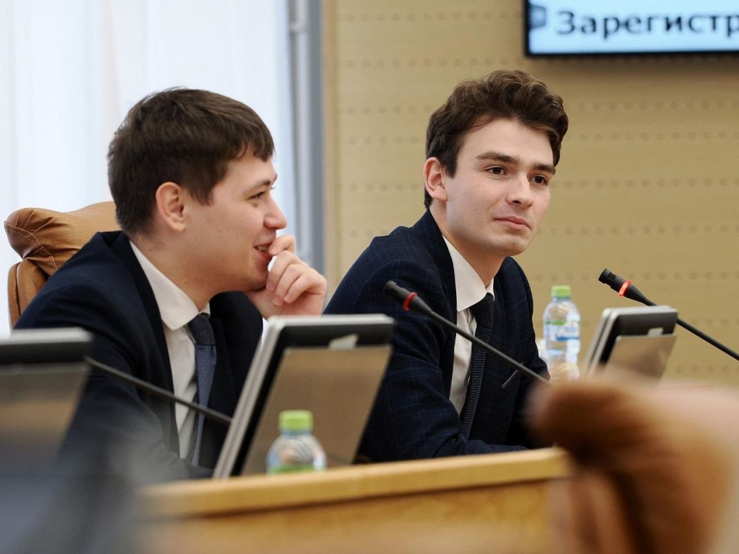 Сегодня на экскурсии в городском Совете побывали студенты первого курса СФУ – будущие социальные работники Сегодня на экскурсии в городском Совете побывали студенты первого курса СФУ – будущие социальные работники