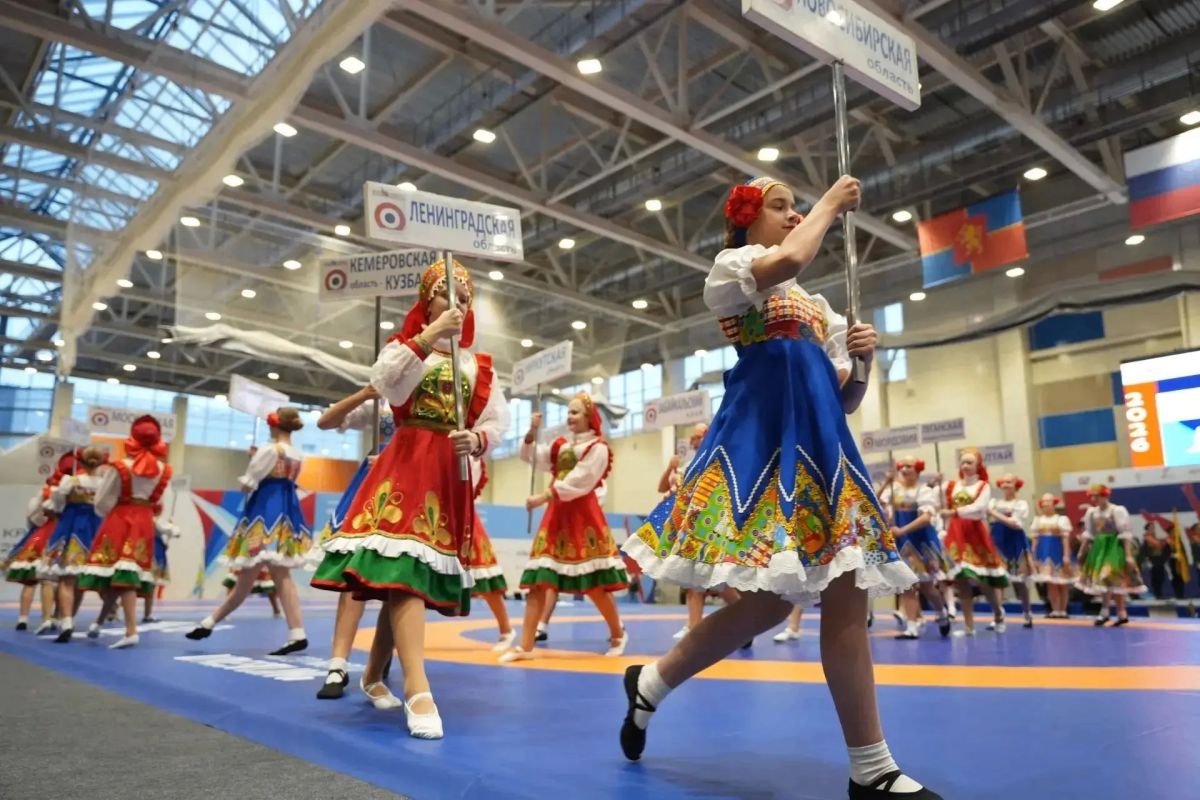 Более 200 сильнейших юниоров из 27 российских регионов поборются за победу на Всероссийских соревнованиях по греко-римской борьбе «Россия – Родина Героев»
