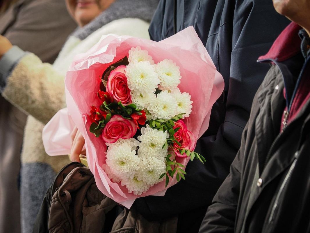Наталия Фирюлина и Борис Растоскуев поздравили коллектив муниципального предприятия «Городской транспорт» с профессиональным праздником Наталия Фирюлина и Борис Растоскуев поздравили коллектив муниципального предприятия «Городской транспорт» с профессиональным праздником
