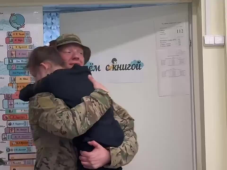 Самая главная встреча. Боец СВО Андрей приехал в родной город после больше полугода службы