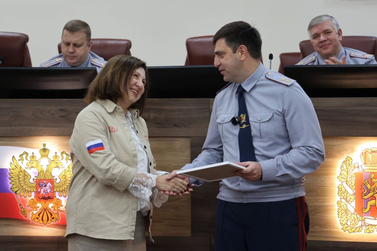 Начальник ГУФСИН России по Красноярскому краю генерал-лейтенант внутренней службы Антон Ефаркин награжден нагрудным знаком «Народный фронт Начальник ГУФСИН России по Красноярскому краю генерал-лейтенант внутренней службы Антон Ефаркин награжден нагрудным знаком «Народный фронт