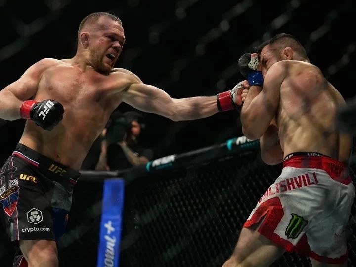 В субботу, 24 октября, в Абу-Даби состоялся турнир UFC, основного промоушена в смешанных единоборствах (MMA), в рамках которого в трех очень важных боях приняли участие четыре российских бойца