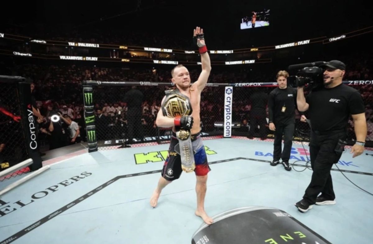 Пётр Ян защитил титул чемпиона UFC