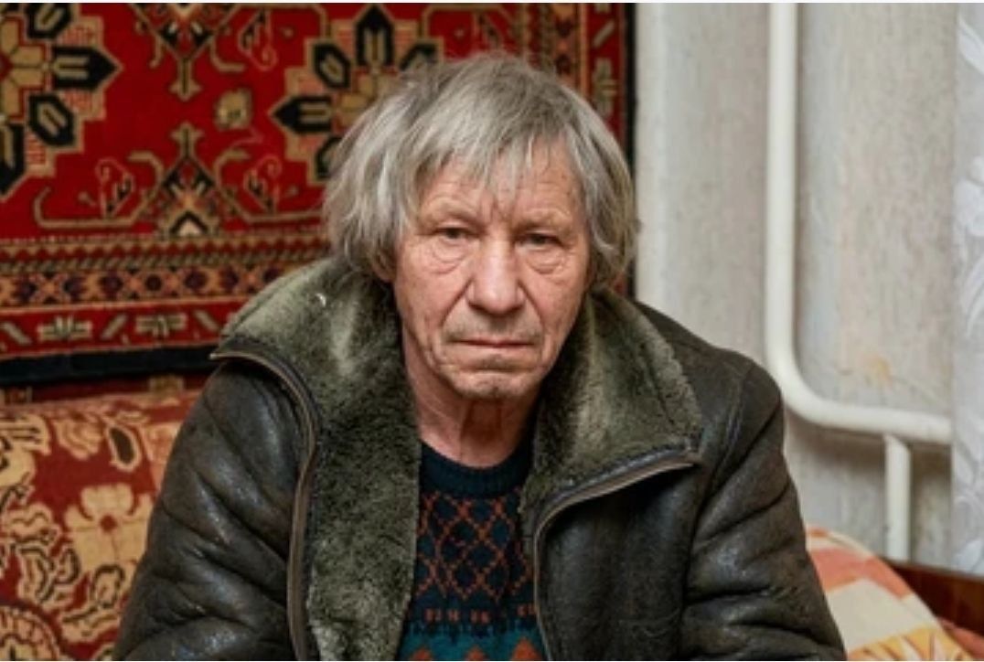 Убийца превратил могилу любовницы в клумбу в форме креста